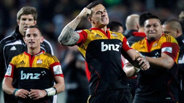 Chiefs withstand Crusaders' comeback bid to reach final