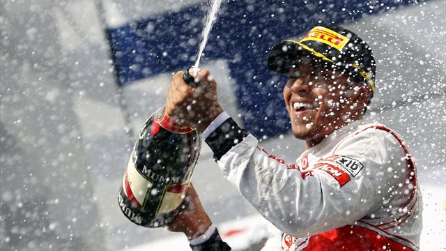 Hamilton holds off Raikkonen to win in Hungary