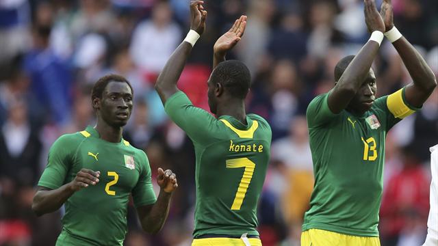10-man Senegal stun Uruguay