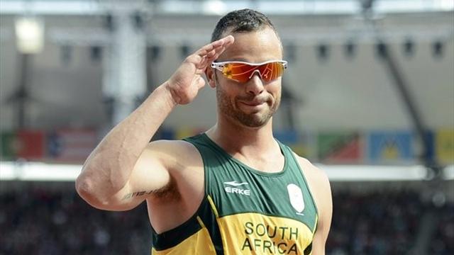 Pistorius breaks 200m world record at Paralympics