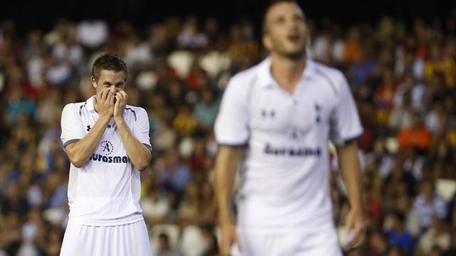Spurs beaten by Valencia in Spain