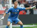 Leverkusen's Leno has elbow surgery