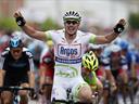 Degenkolb wins stage two