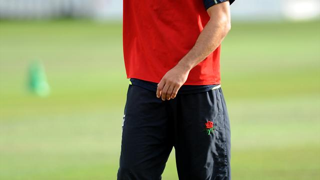 Mahmood joins Somerset - Cricket - County