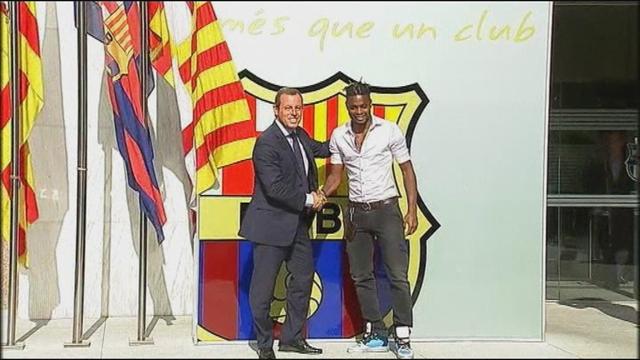 Song signs for Barcelona - Football - Premier League Song signs for Barcelona - Football - Premier League