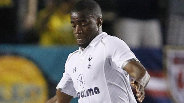 Bassong signs for Norwich