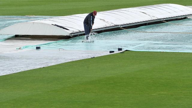 Rain washes out morning - Cricket