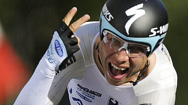 Martin retains world time trial title