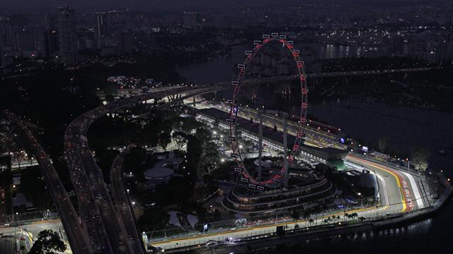 Vettel stays on top - Formula 1