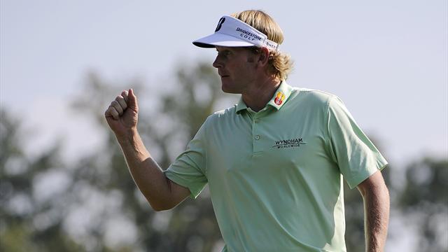 Snedeker edges ahead of McIlroy at Tour Champs