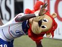 Gomis lob gives Lyon win over Brest