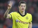 Lewandowski double sees Dortmund bounce back