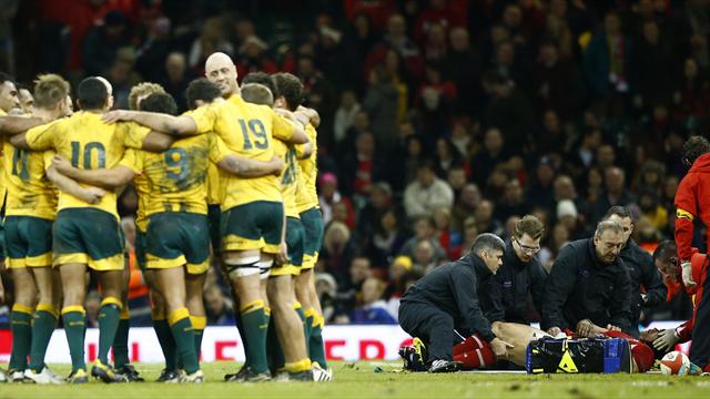 Australia snatch last-gasp win over Wales