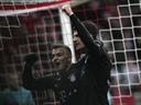 Ten-man Bayern thrash BATE to top group