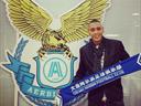 Hoarau leaves PSG for China
