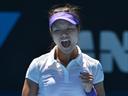 Li halts Radwanska to make semis