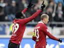 Ten-man Hanover hold off Wolfsburg