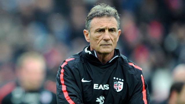 Noves: "Avec un bras dans le dos"