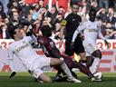 Swansea strike late to down Newcastle