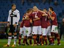 Totti inspires Roma victory over Parma