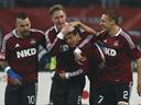 Stunning Simons goal helps Nuremberg claim draw