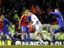 Bale stretchered off as Tottenham draw with Basel
