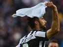 Vucinic double sees Juventus beat Pescara, Torino draw
