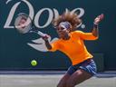 Serena Williams claims third Charleston crown