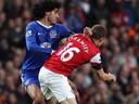 Everton resist Arsenal at Emirates