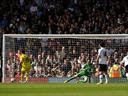 Reading hammer Fulham to get off the bottom