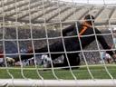 Roma keeper Lobont suffers fractured nose