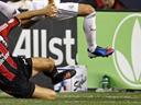 Bonera signs new Milan deal