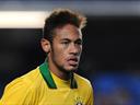 Neymar signs Barcelona contract