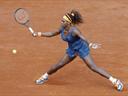 Serena breezes through to face Kuznetsova in quarters