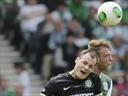 Forster signs new Hibs deal