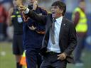 Osasuna renew coach Mendilibar's deal