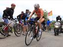 Froome stays in yellow as Sanchez wins stage seven 