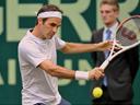 Federer double bagels Zverev in Halle