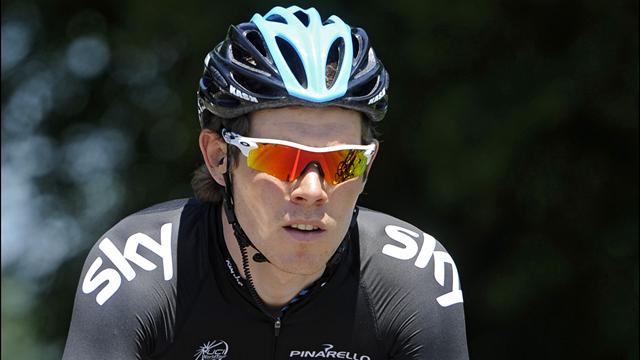 Blessé lors d'un enterrement de vie de garçon, Rowe manquera quelques mois de course