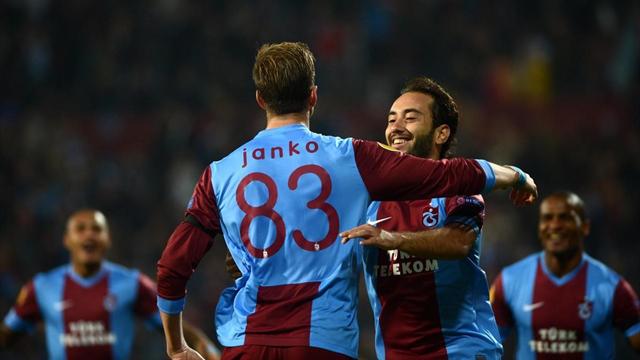 Trabzonspor Legia Varşova maçı özeti golleri izle 2-0 (TS Legia Varşova maç özeti)