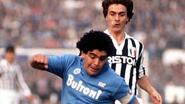 Maradona'dan Napoli'ye destek