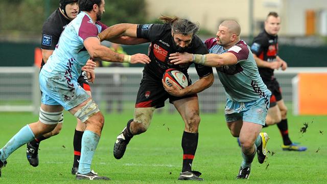 Pau s'en tire bien, Chabal renverse Bourgoin