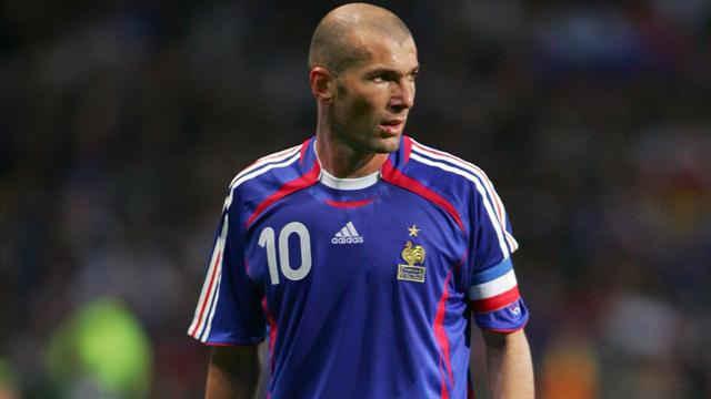 Quiz – A quelles compétitions correspondent ces maillots de l’équipe de France ?