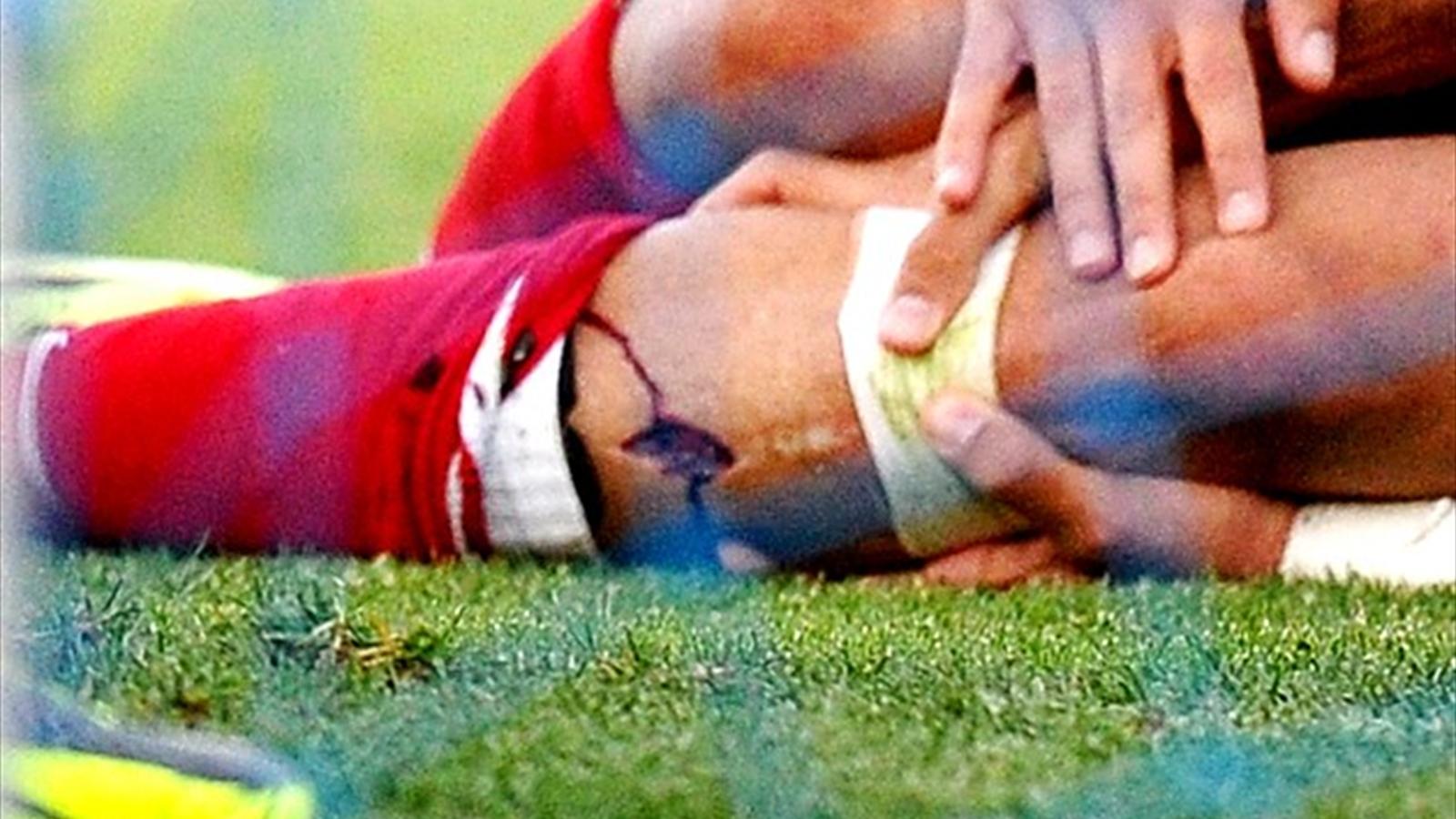 Atletico's Costa suffers horrible gash, injury scare Liga 20132014