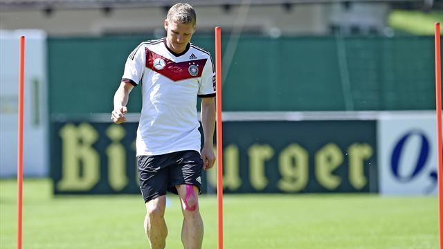 Schweinsteiger, Khedira back in training with Germany
