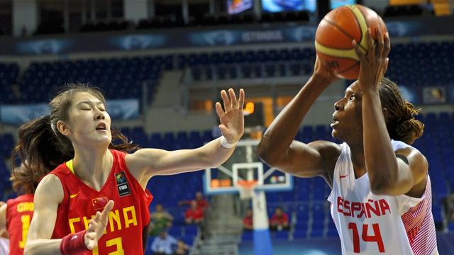 Lyttle guide l'Espagne en demi-finales