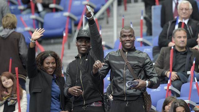 Mourinho a une pensée pour "Maman Pogba" : "C'est pour elle que ce sera difficile !" Mourinho a une pensée pour "Maman Pogba" : "C'est pour elle que ce sera difficile !"