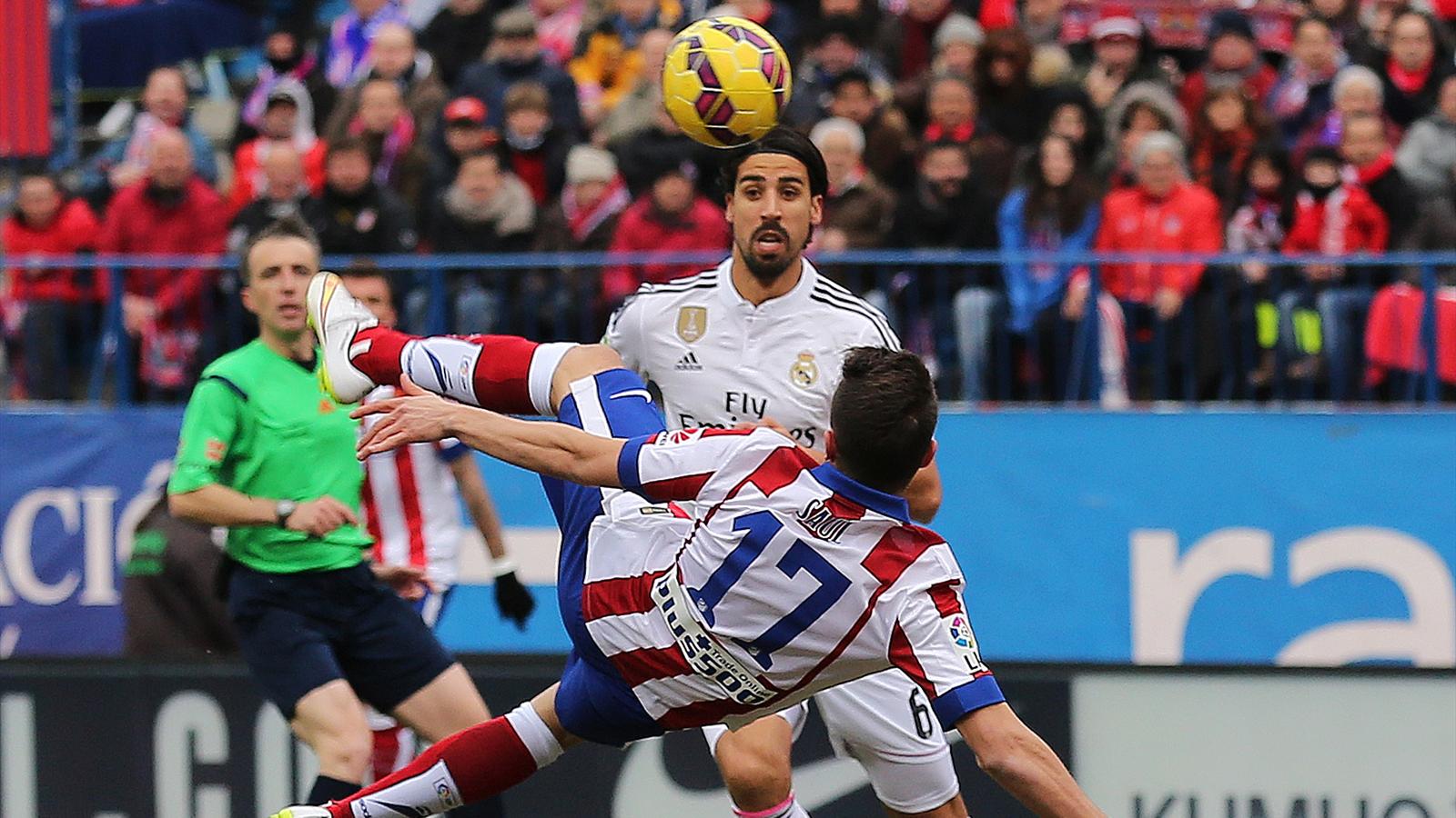 Saul Niguez, auteur du deuxième but de l'Atlético devant les yeux de Sami Khedira