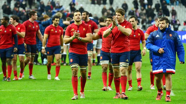 Heureusement, ce maillot rouge porte bonheur...