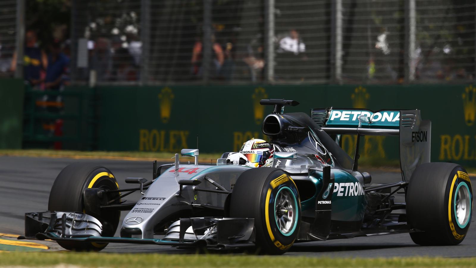 Spécial Sebastian Vettel (Formule un) - Page 12 1435492-30706734-1600-900